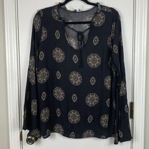Daisies black long bell sleeves with tan designs size medium v neckline with tie